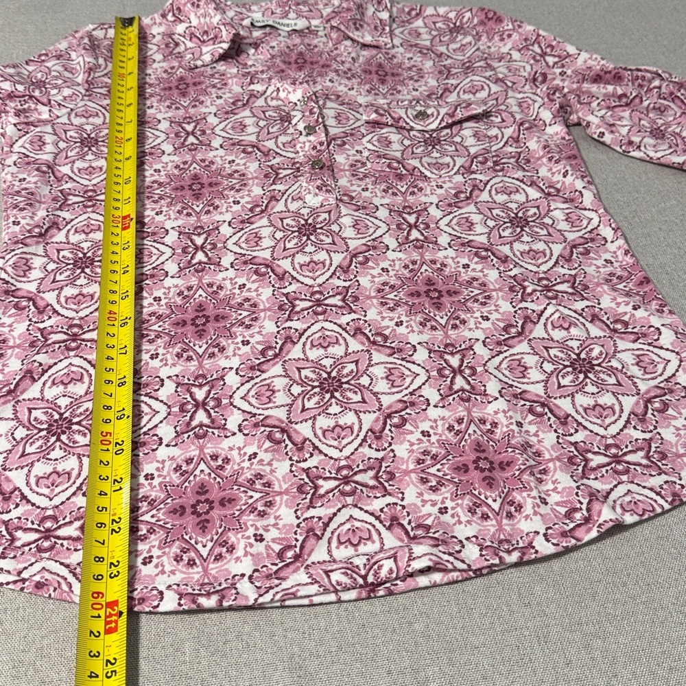 Emily Daniel’s Floral Pink Button-Up Women's Top SZ Small. - Picture 8 of 15